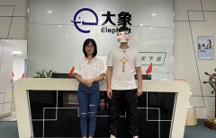 佛山的客户来访启航电子东莞钢化膜批发商